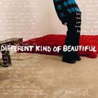 Descarca: Alec Benjamin - Different Kind Of Beautiful